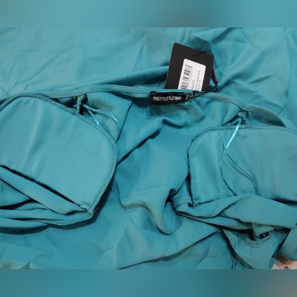 🆕️PrettyLittleThing Blue Shoulder Pad Buckle Detail Shift Dress Sz 10 - Picture 8 of 9